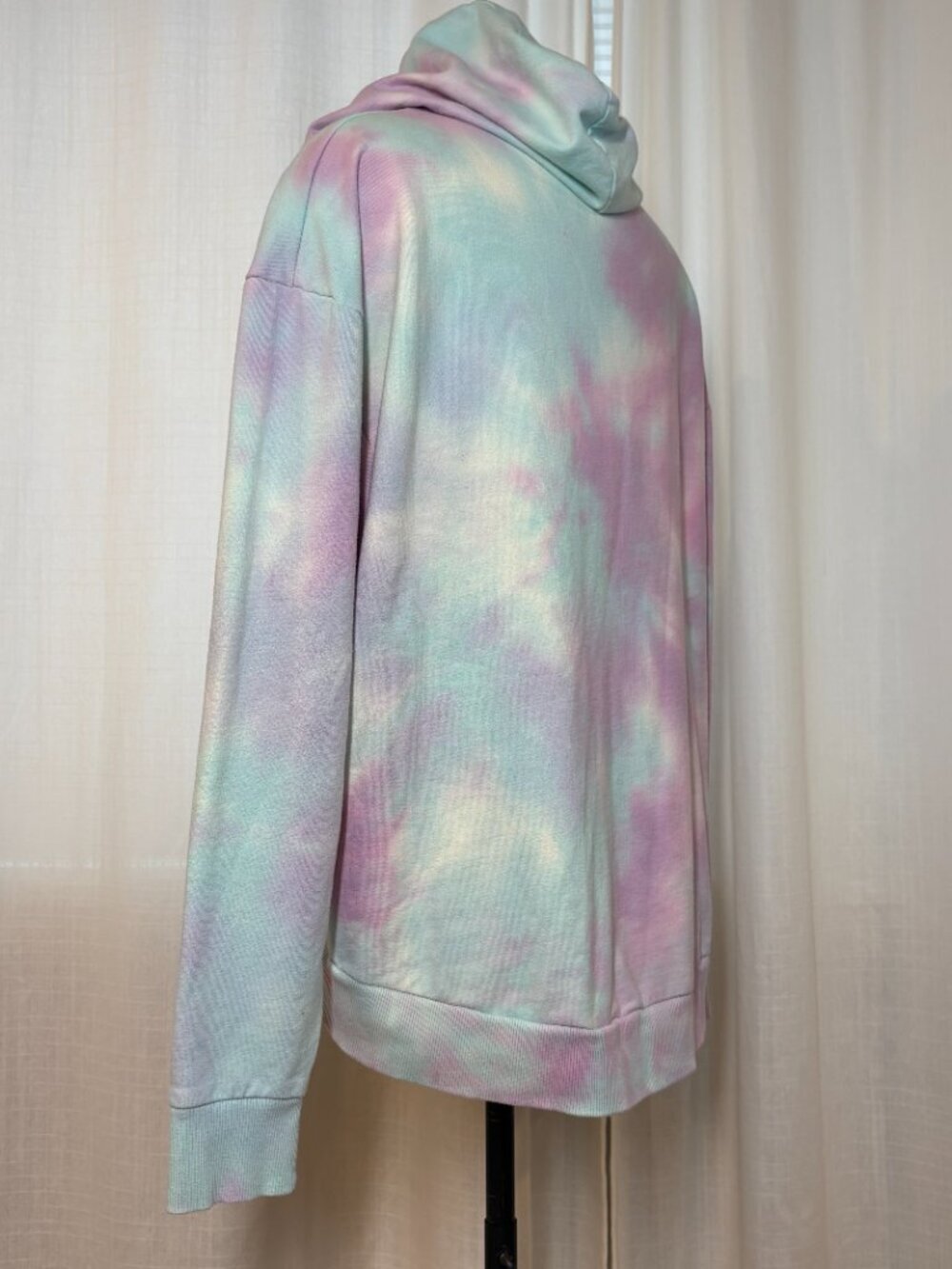 Wild Fable Pastel Tie Dye Hoodie - Boxy Fit - Picture 9 of 9
